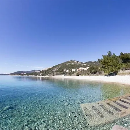 Adrienne 100m Vom In Miholascica Auf Der Insel Cres Holiday home Martinscica (Cres)