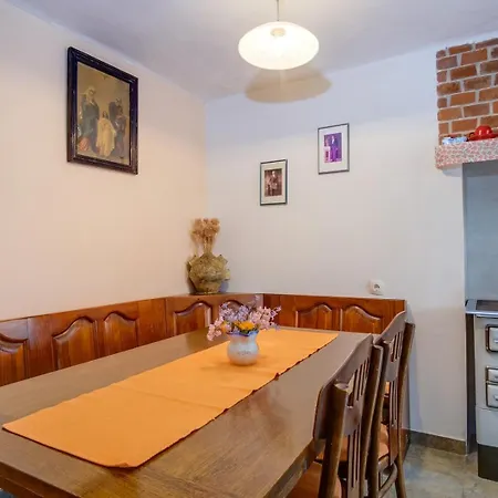 Holiday home Adrienne 100m Vom In Miholascica Auf Der Insel Cres