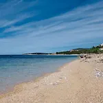 Adrienne 100m Vom In Miholascica Auf Der Insel Cres