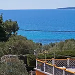 Adrienne 100m Vom In Miholascica Auf Der Insel Cres Hébergement de vacances
