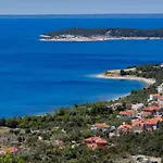 Hébergement de vacances Adrienne 100m Vom In Miholascica Auf Der Insel Cres Martinšćica