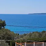 Adrienne 100m Vom In Miholascica Auf Der Insel Cres Martinšćica