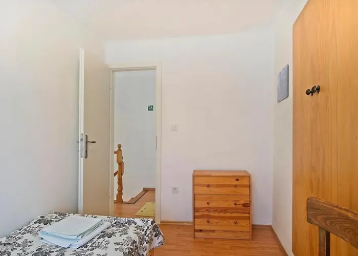 Prázdninový dům Adrienne 100m Vom In Miholascica Auf Der Insel Cres