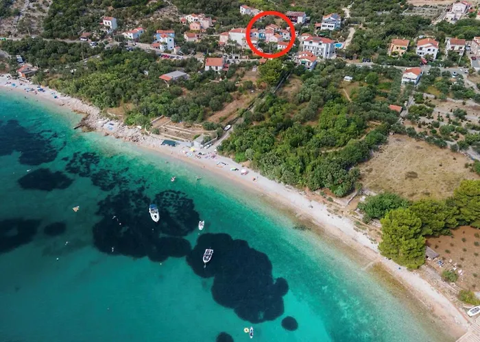 Adrienne 100m Vom In Miholascica Auf Der Insel Cres *